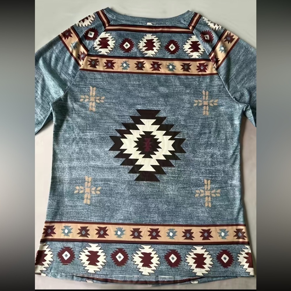 Western Cow Head Print Longsleeve Shirt - Picture 3 of 3